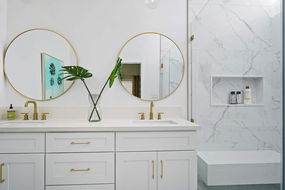 Photo of Bathroom in Crenshaw