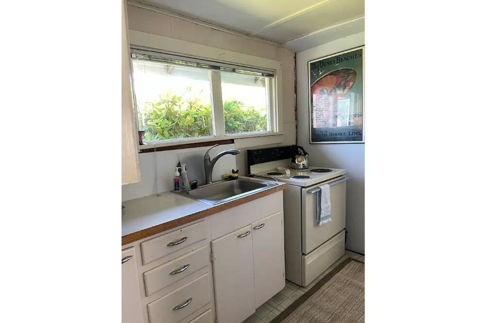 Photo of Kitchen in Rockaway Beach