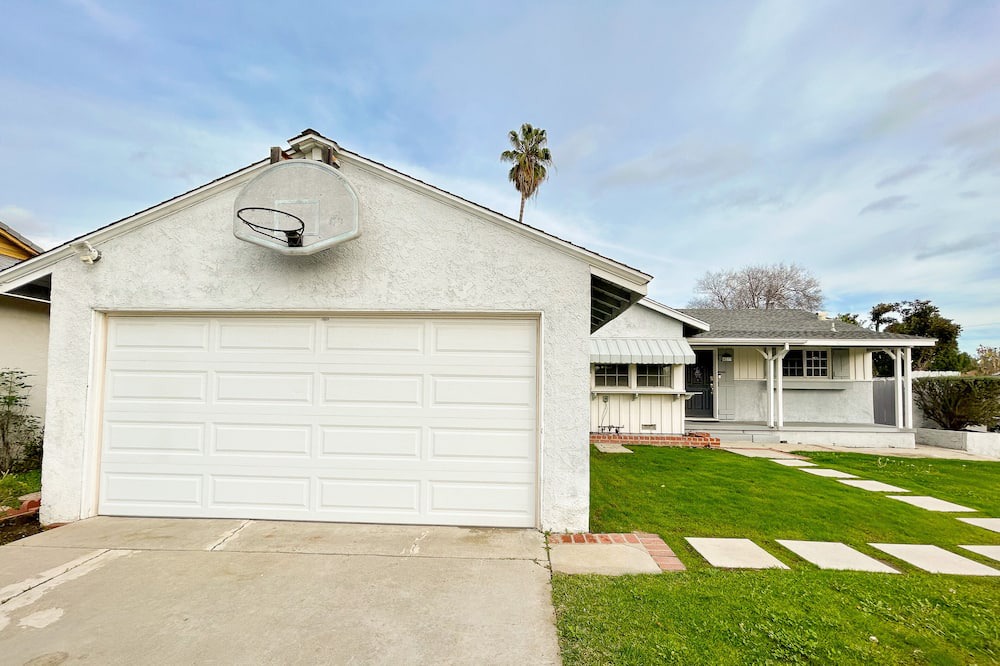 Photo of Outdoor in Reseda