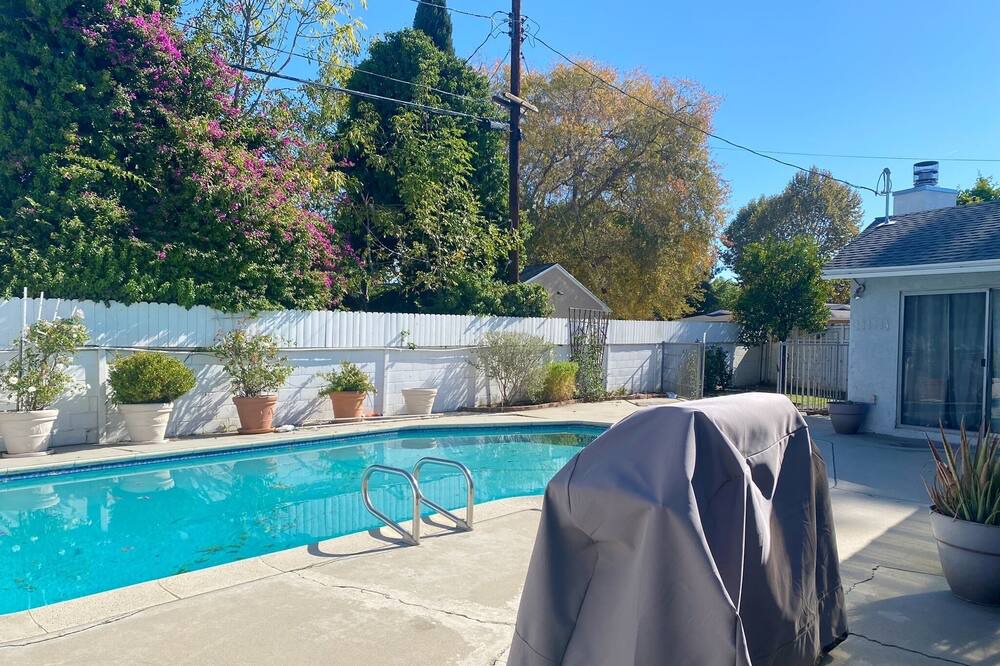 Photo of Outdoor in Reseda