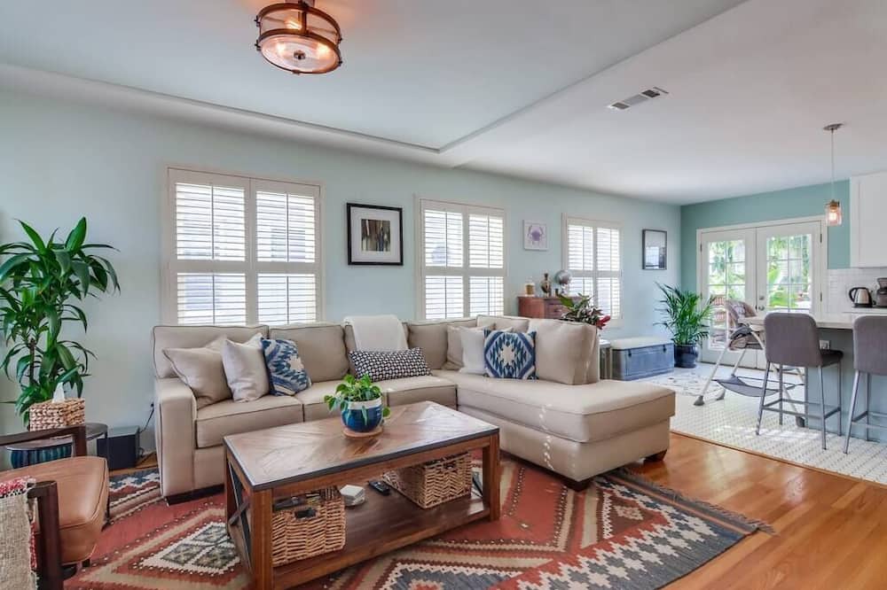 Photo of Bedroom in Bay Park