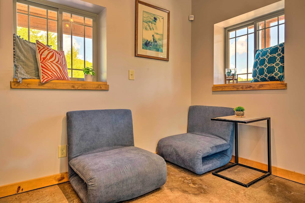 Photo of Livingroom in Silver Summit