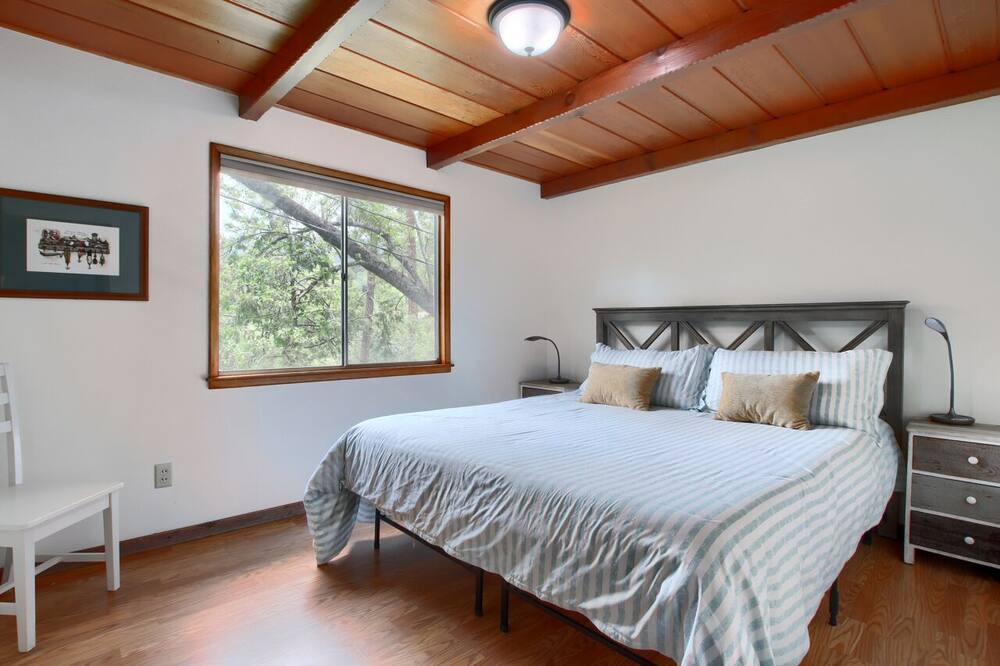 Photo of Bedroom in Oakhurst