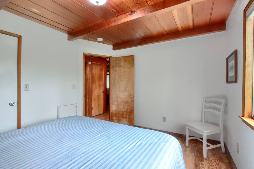 Photo of Bedroom in Oakhurst