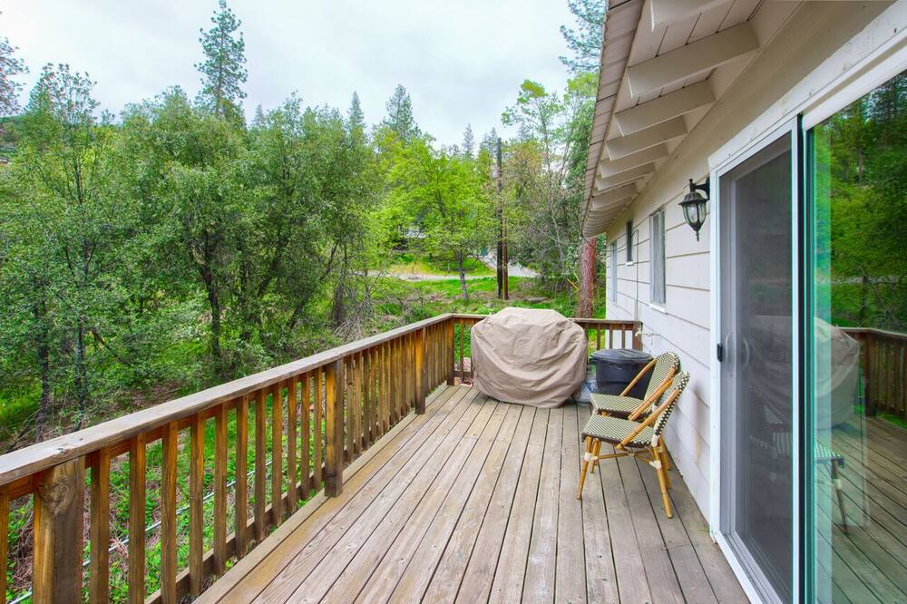 Photo of Outdoor in Oakhurst