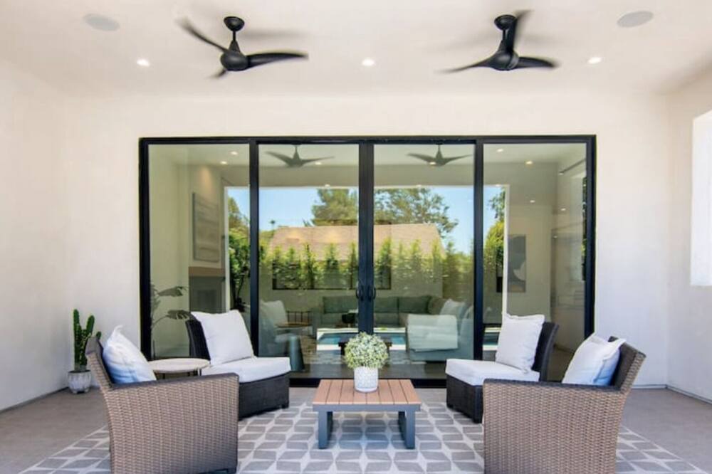 Photo of Patio Balcony in Los Angeles County