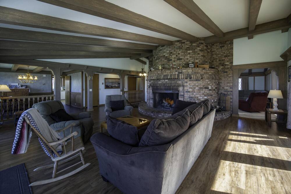 Photo of Livingroom in Bayshore