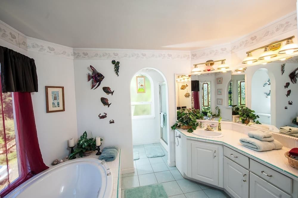 Photo of Bathroom in Seal Rock