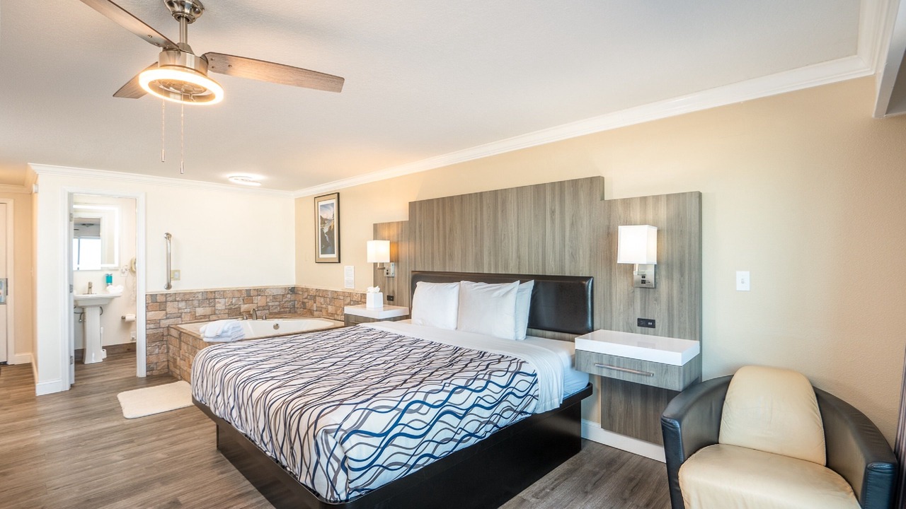 Photo of Bedroom in Lincoln City