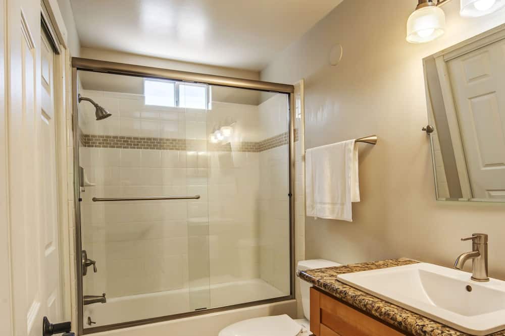 Photo of Bathroom in Pioneer Trail