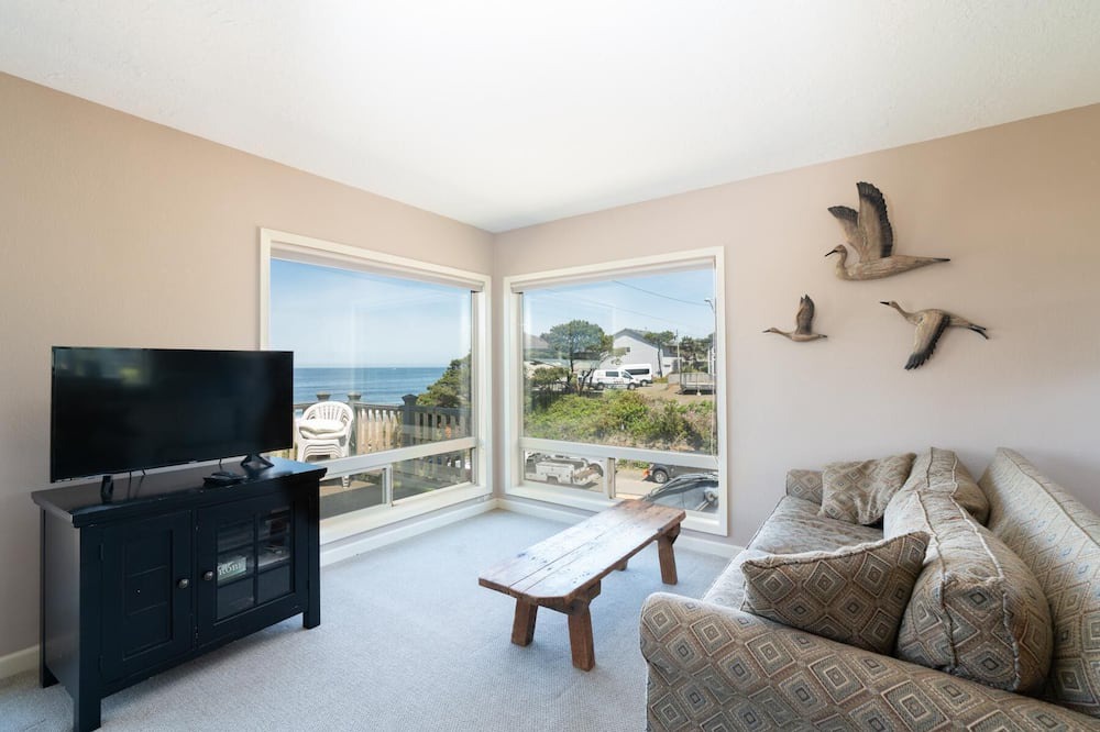 Photo of Livingroom in Gleneden Beach