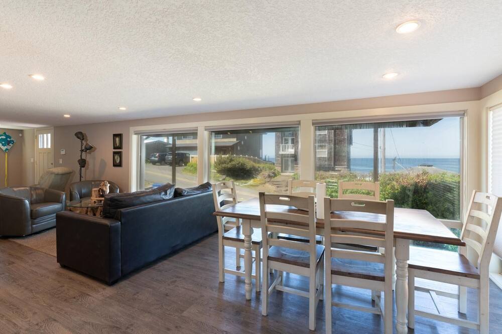Photo of Livingroom in Gleneden Beach