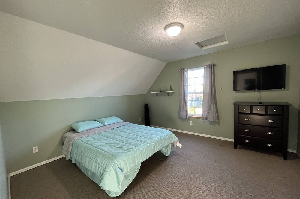 Photo of Bedroom in Tillamook