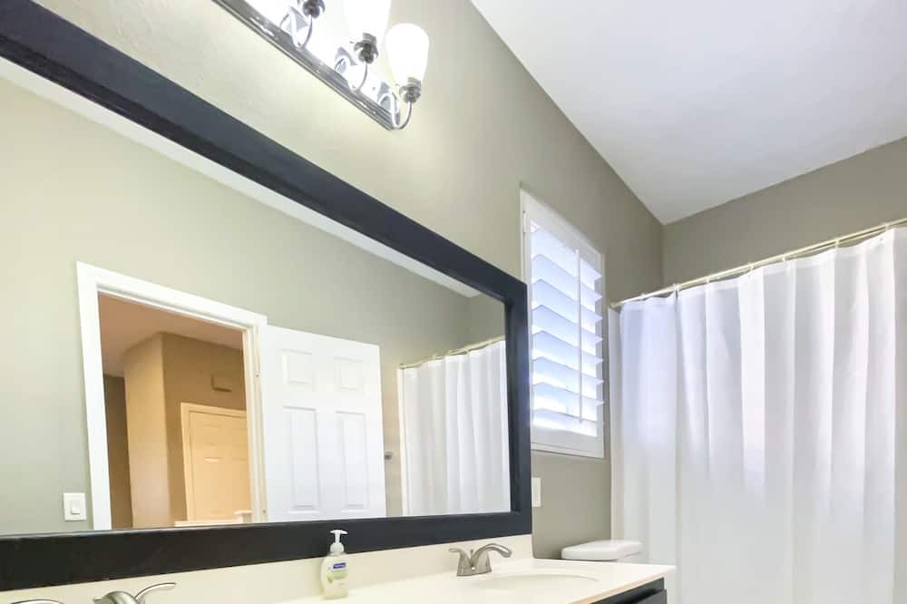 Photo of Bathroom in Summerlin