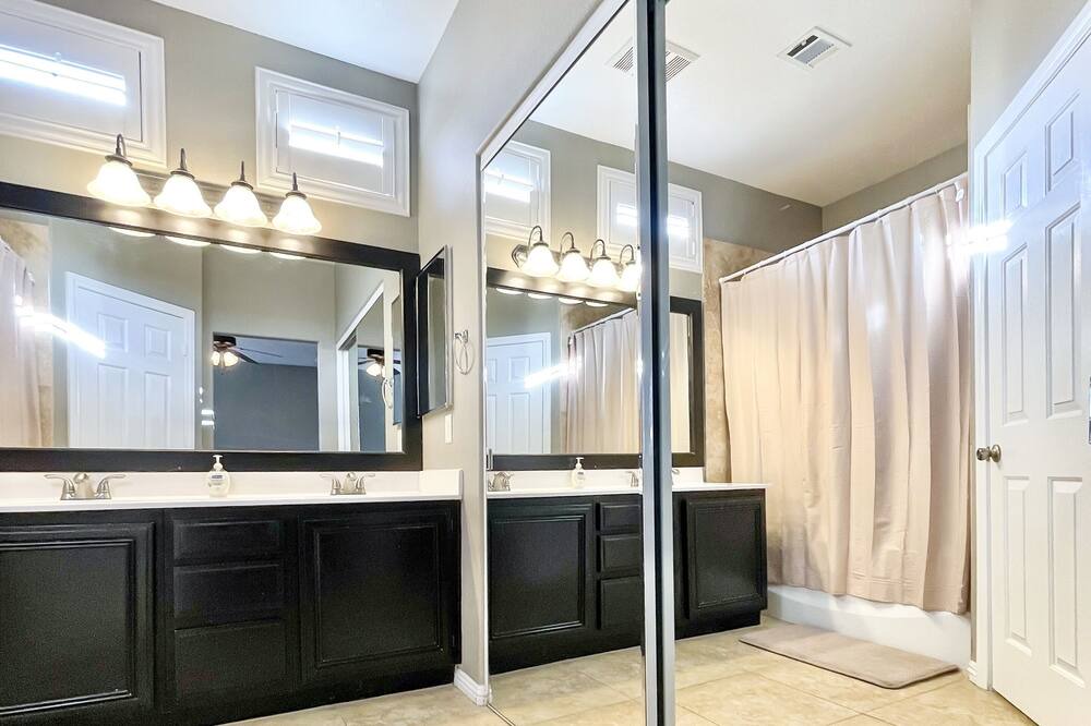 Photo of Bedroom in Summerlin