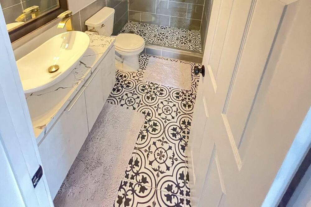 Photo of Bathroom in San Ysidro