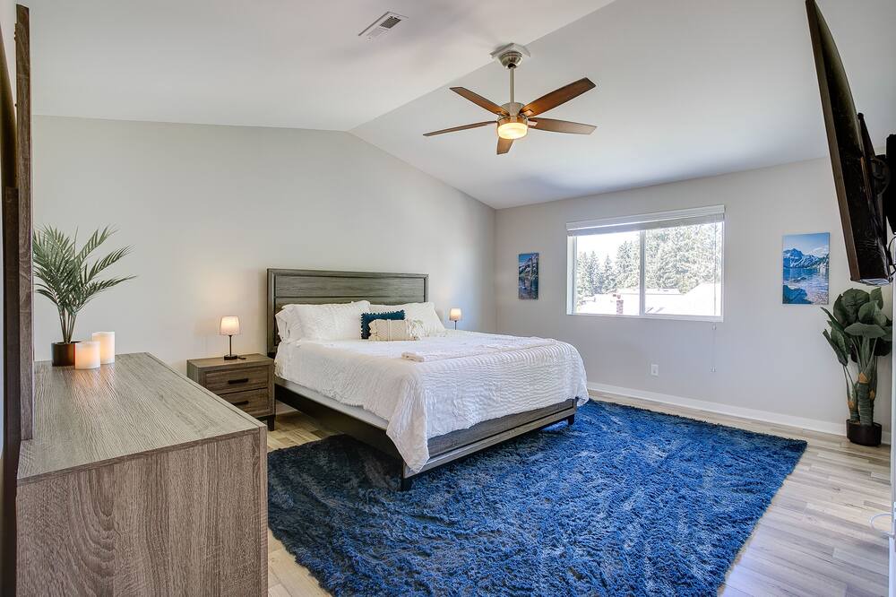 Photo of Bathroom in Lakewood