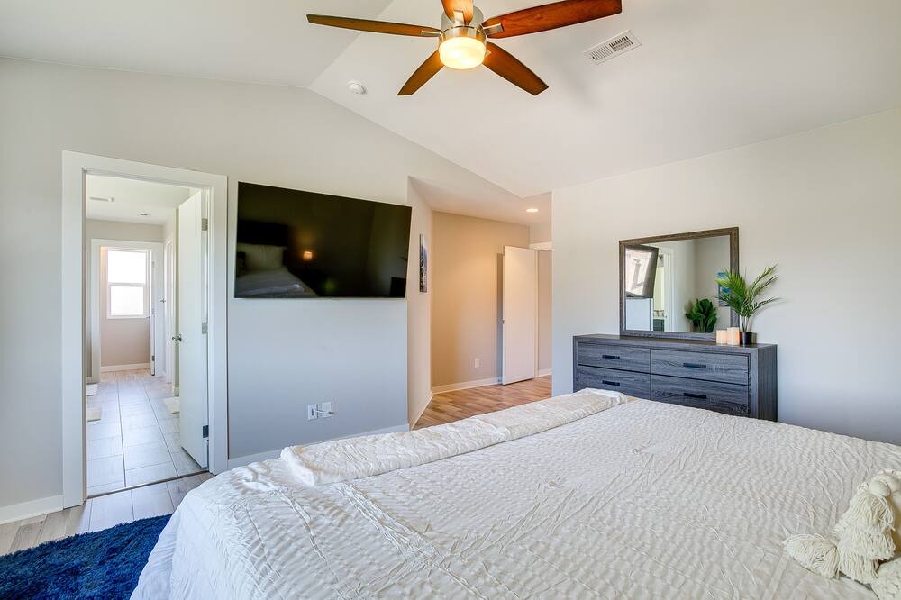 Photo of Bedroom in Lakewood
