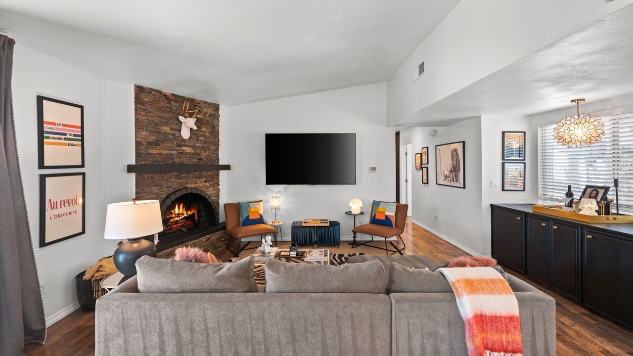 Photo of Livingroom in Desert Hot Springs