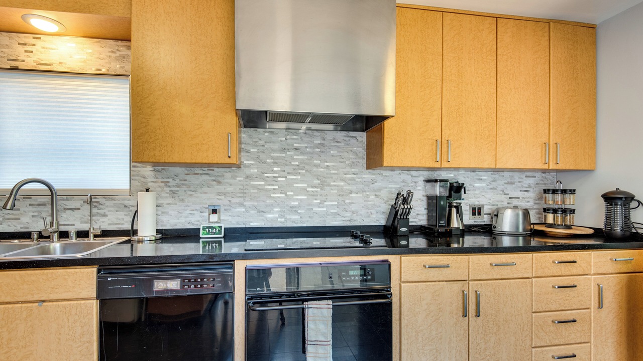 Photo of Kitchen in Lake Balboa