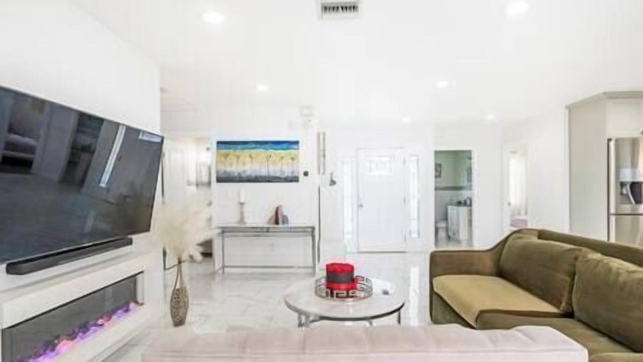 Photo of Livingroom in Los Angeles County