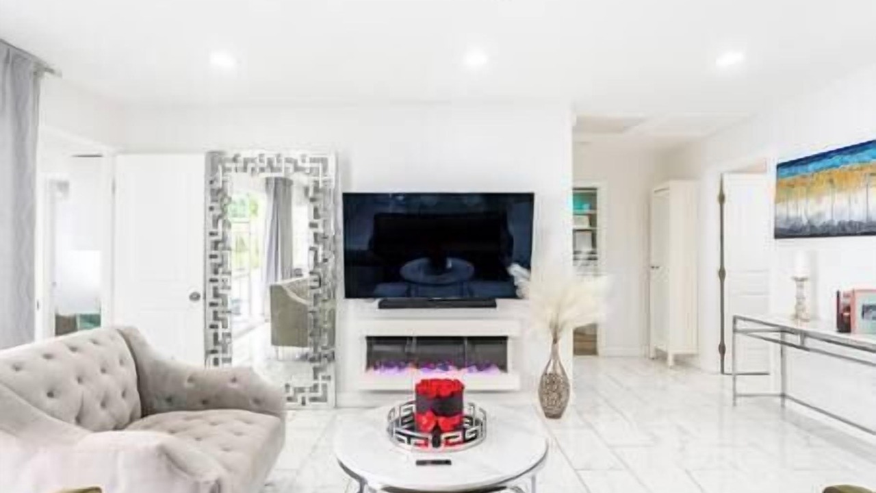 Photo of Livingroom in Los Angeles County