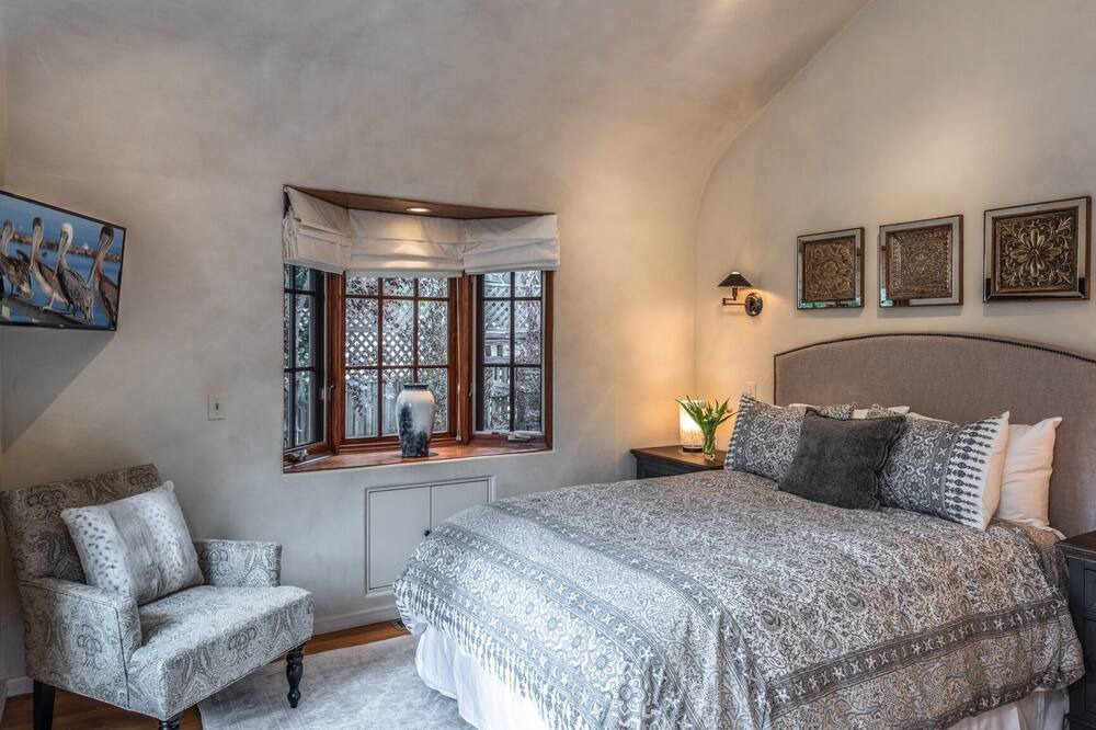 Photo of Bedroom in Northwest Carmel