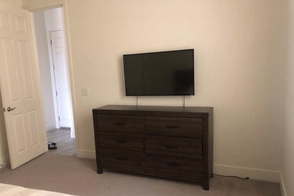 Photo of Bedroom in Enterprise