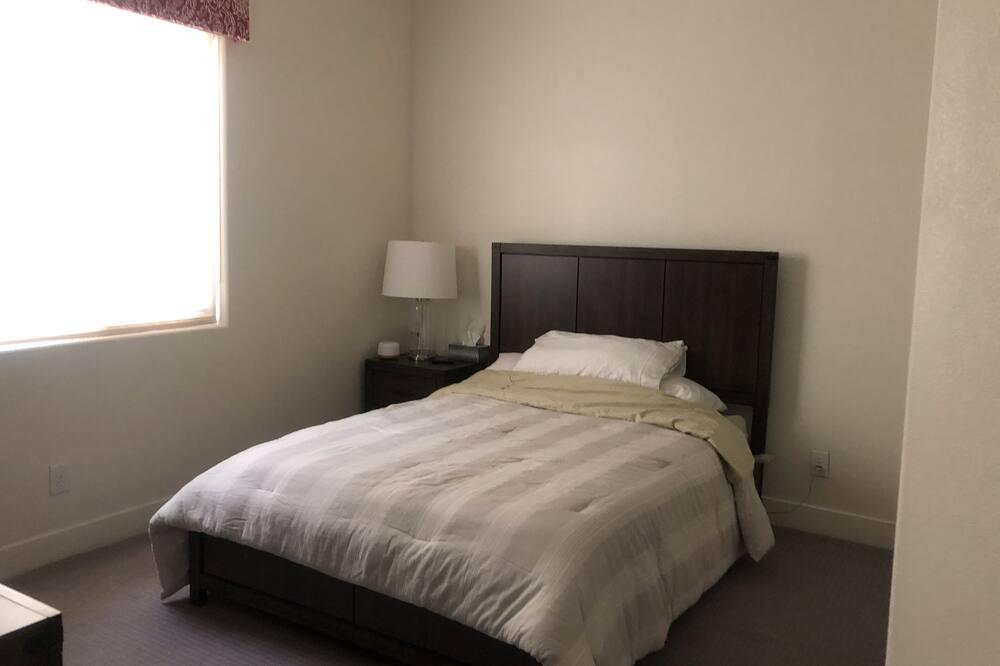 Photo of Bedroom in Enterprise