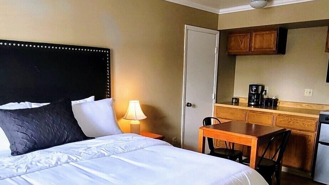 Photo of Bedroom in Cascade Locks