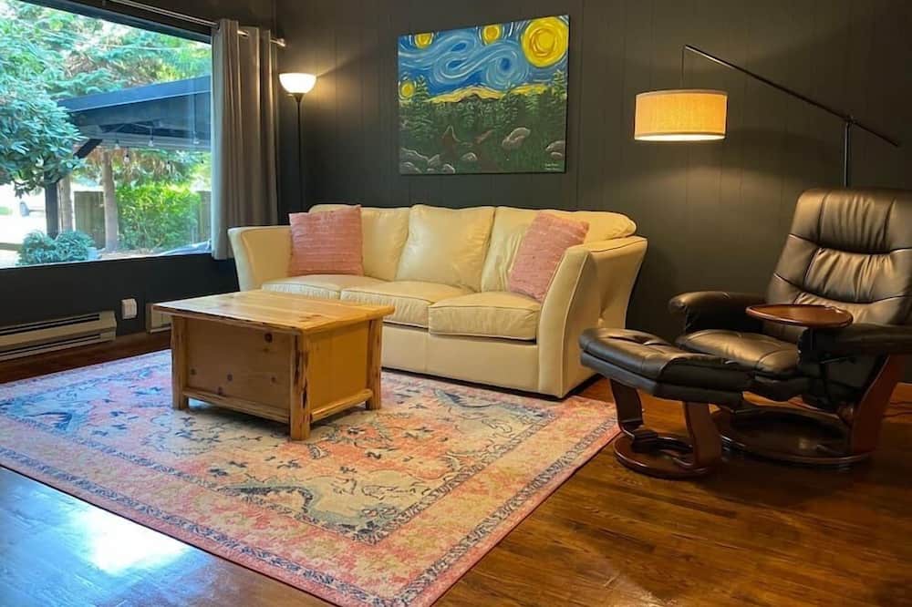 Photo of Bedroom in West Longview