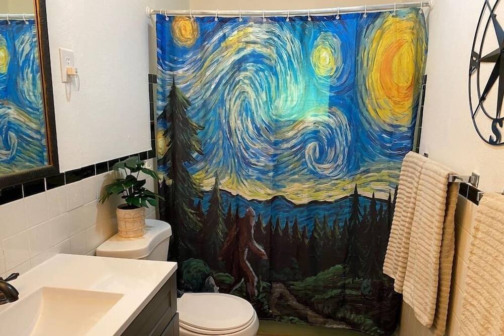 Photo of Bathroom in West Longview