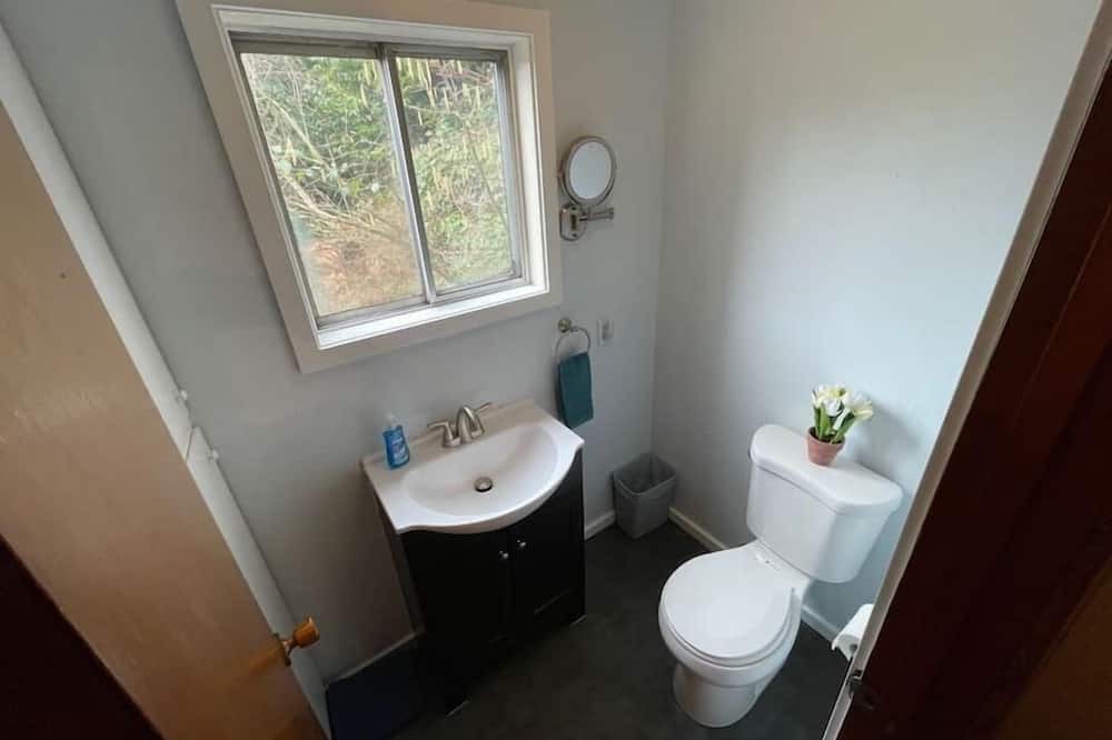 Photo of Bathroom in West Longview