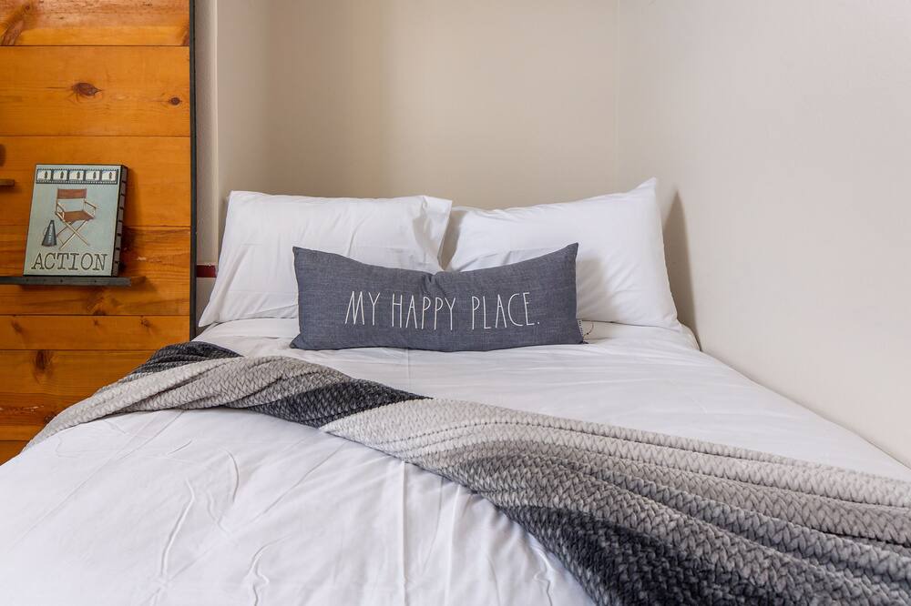 Photo of Bedroom in River Mountain