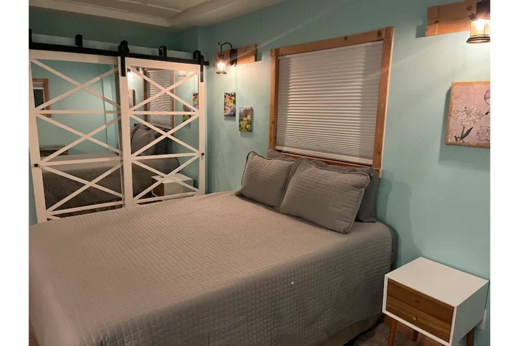Photo of Bedroom in Days Creek
