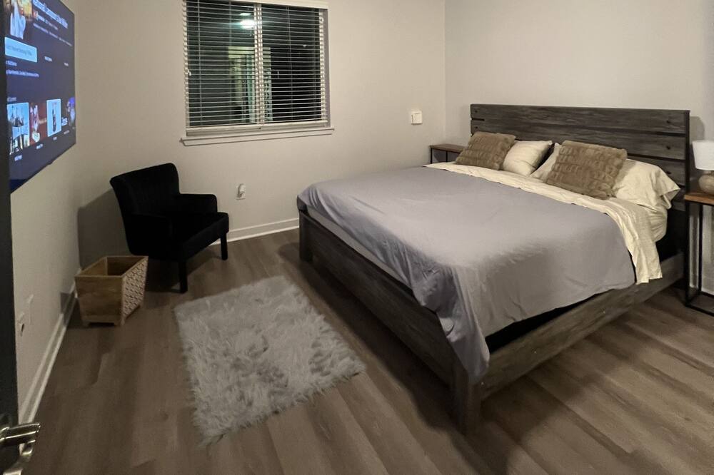 Photo of Bedroom in Warner Center