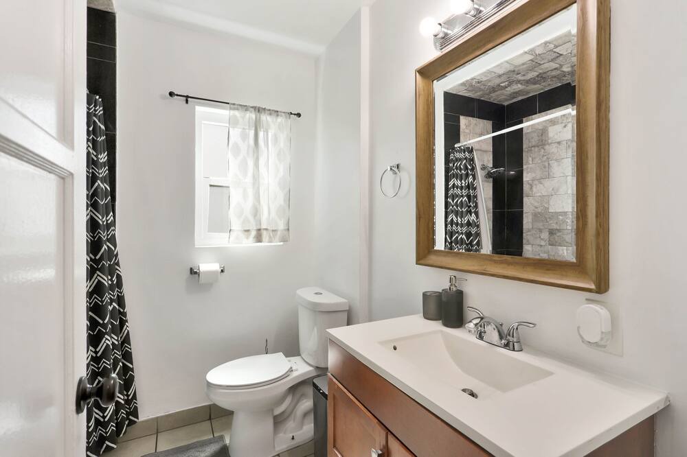 Photo of Bathroom in North Hollywood