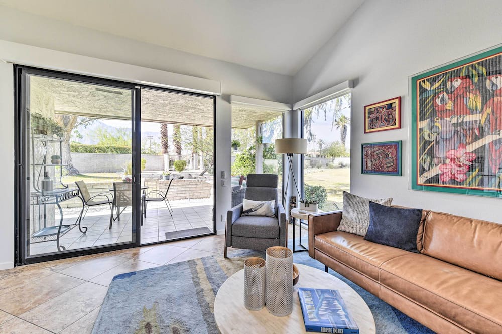 Photo of Livingroom in Sunrise Vista Chino