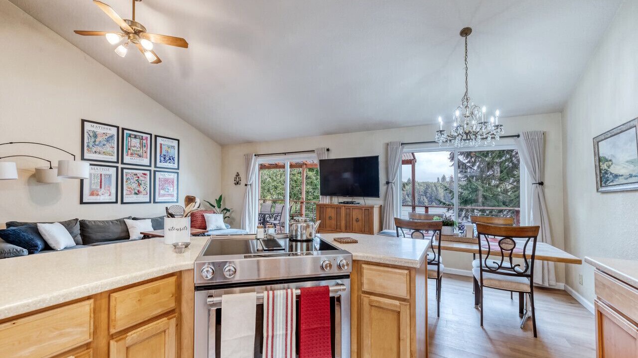 Photo of Kitchen in Dunes City