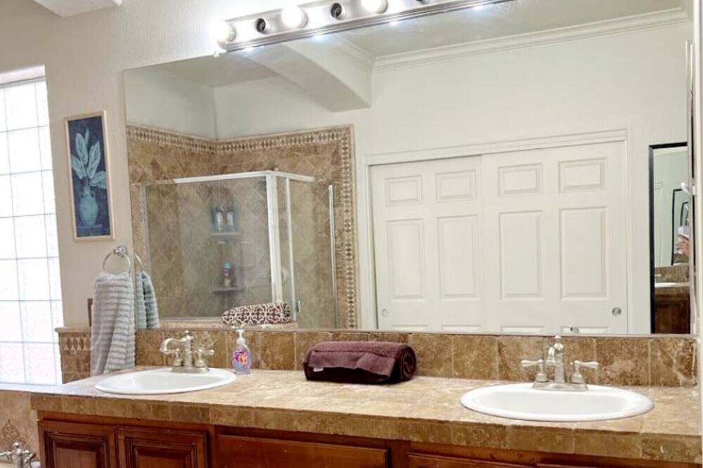Photo of Bathroom in Rhodes Ranch