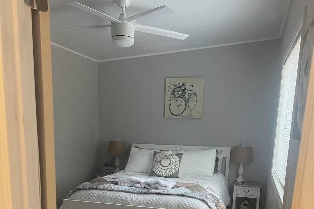 Photo of Bedroom in Sandy