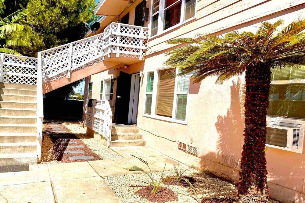 Photo of Outdoor in Mid-City