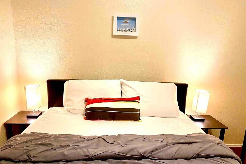 Photo of Bedroom in Mid-City