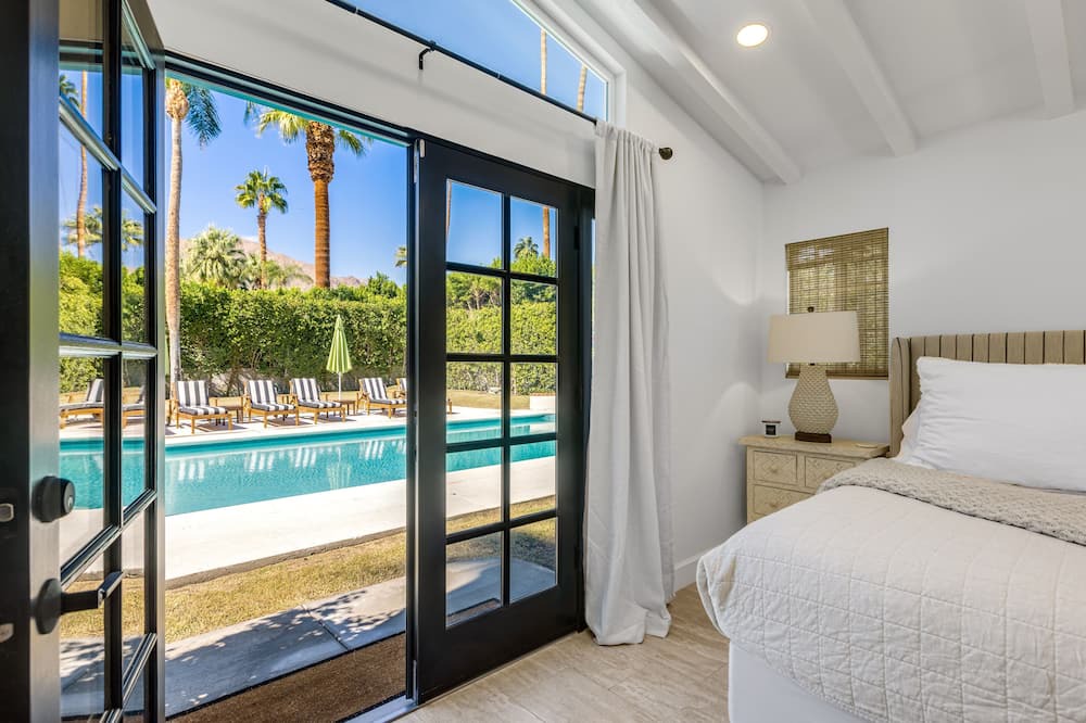 Photo of Bedroom in The Movie Colony
