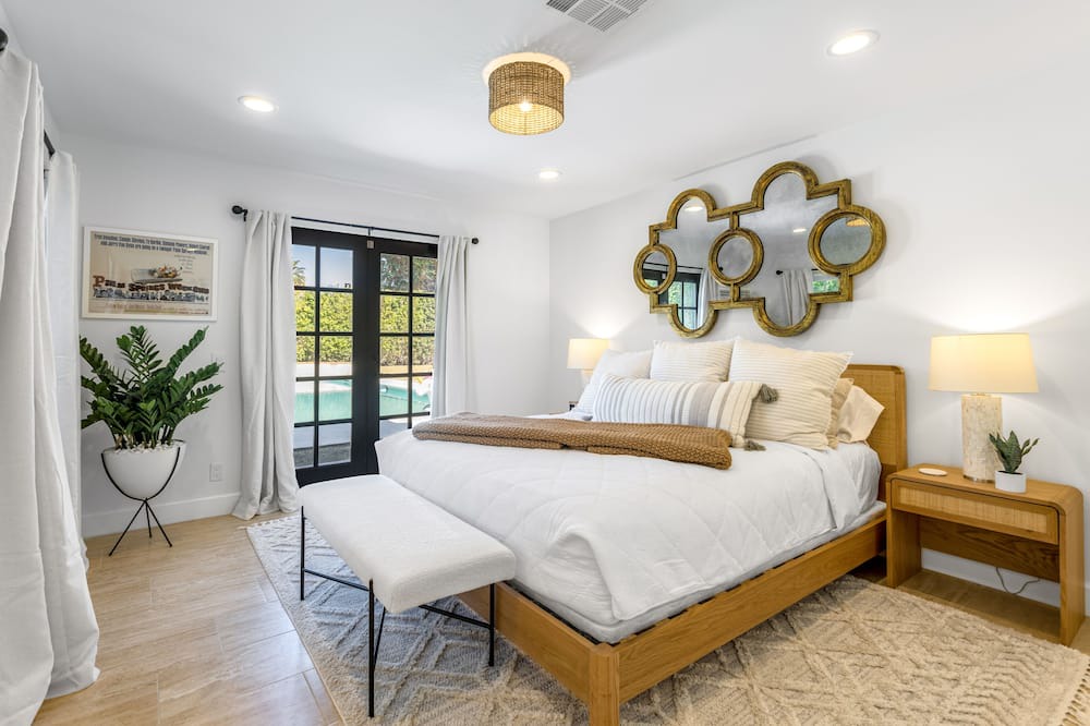 Photo of Bedroom in The Movie Colony