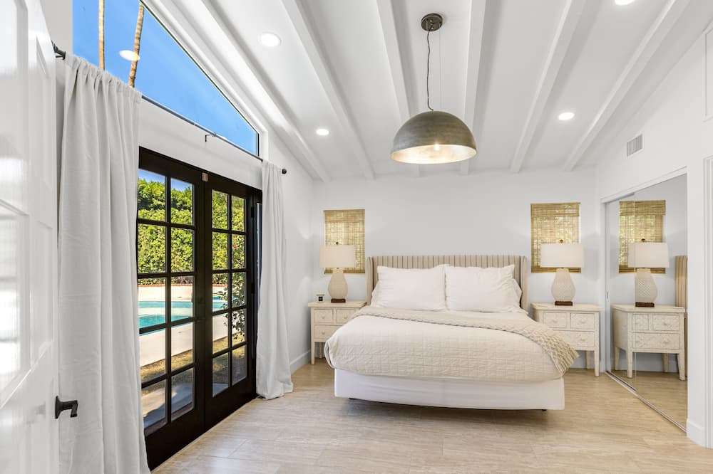 Photo of Bedroom in The Movie Colony