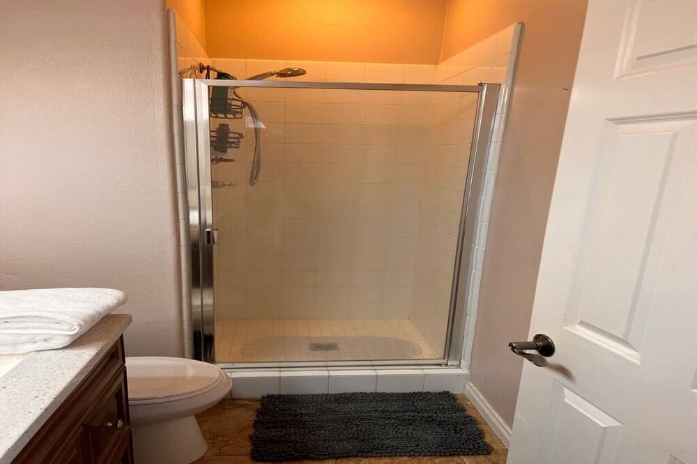 Photo of Bathroom in Ocean View Hills