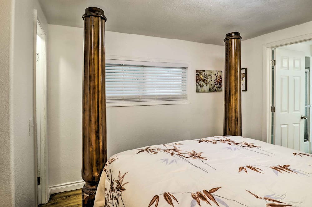 Photo of Bedroom in Woodburn