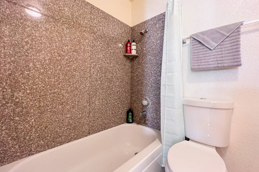 Photo of Bathroom in Canyon Gate