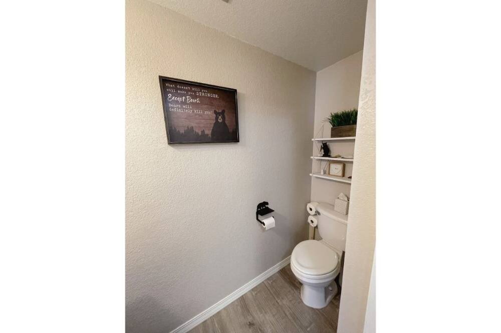 Photo of Bathroom in Scottsburg